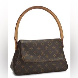LOUIS VUITTON authentic Monogram canvas looping small purse